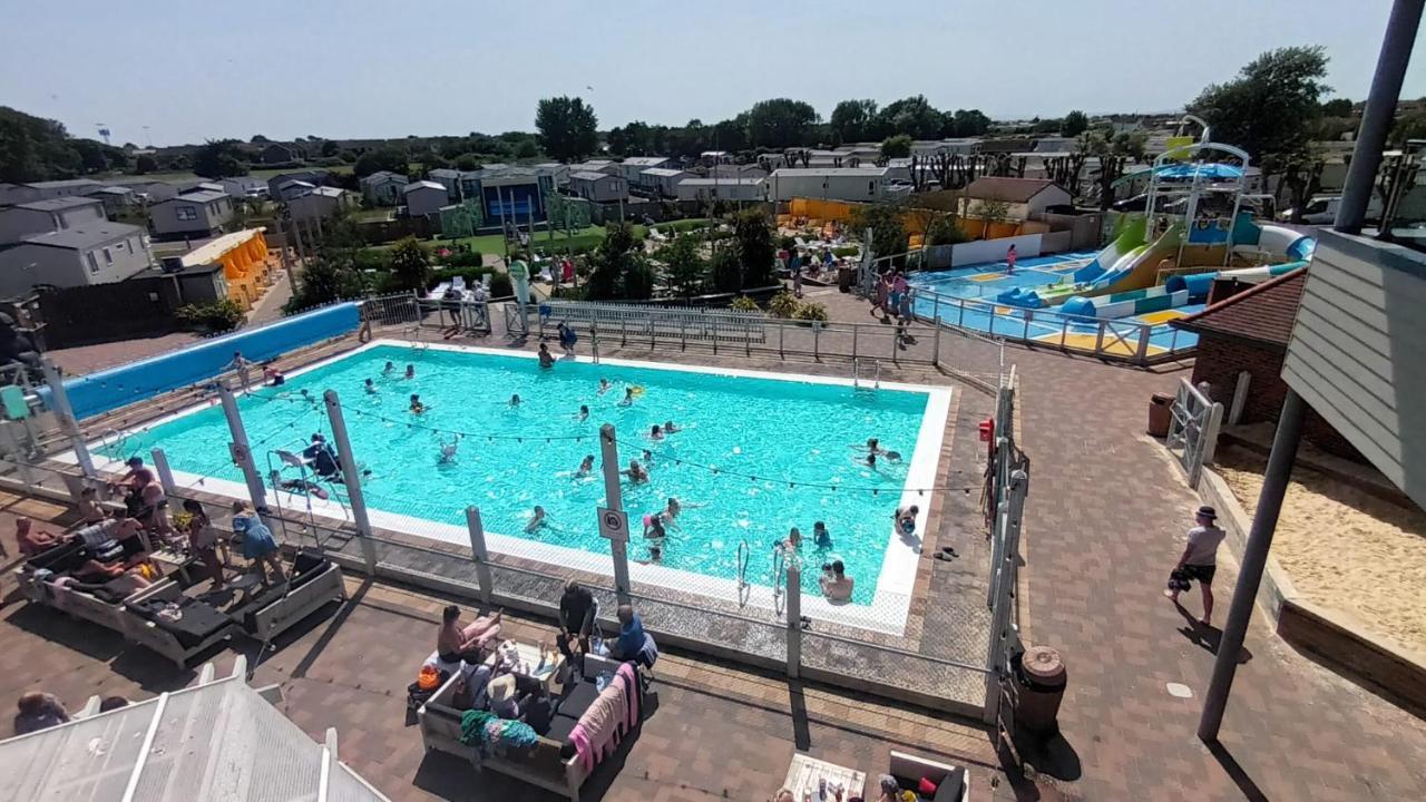 Hotel Olympic Holiday Caravan Selsey Exterior foto